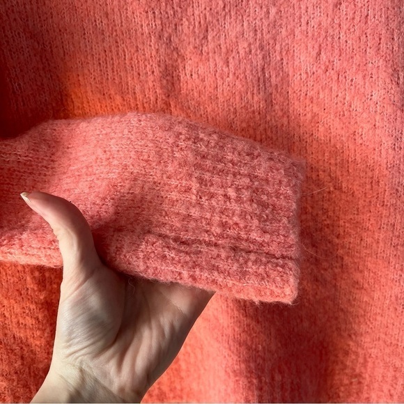Anthropologie Moth Boucle Wool Alpaca Blend Mock Neck Sweater Sz XS Coral Pink - Picture 3 of 7